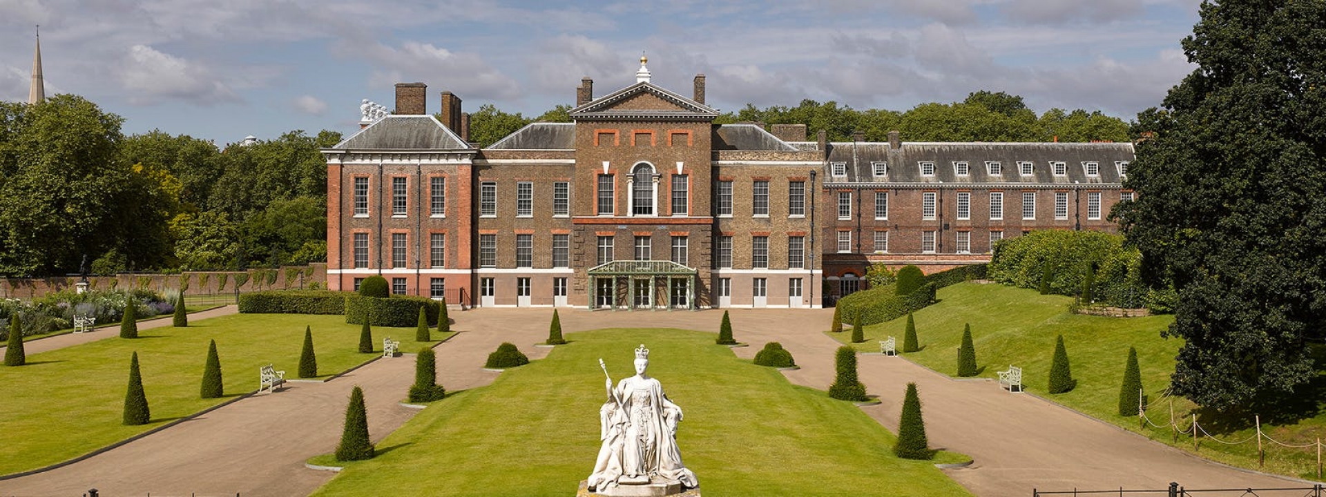 Diana: Her Fashion Story at Kensington Palace